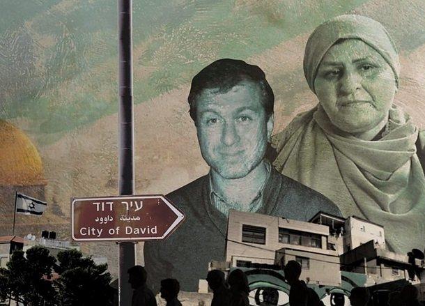 Chelsea football club's owner, Roman Abramovich, is the biggest single donor to an Israeli settler organisation