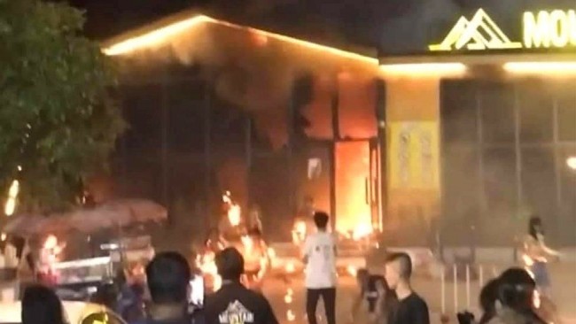Nightclub fire kills at least 14 in Thailand